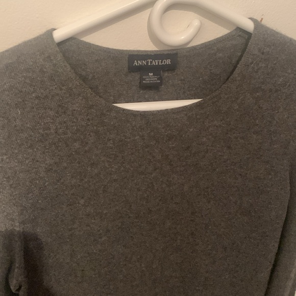 Absolutely Stunning Charcoal Grey 100% Two Fly Cashmere Crewneck Sweater SZ M - Picture 3 of 6